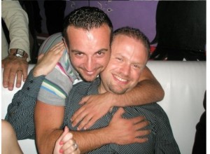 Jaqq, what hamalli. So cheap and tacky and sleazy. Truly a suitable prime minister for an island which has been taken over by militant chavs. Mank ikollhom wiehed sura, jahasra.