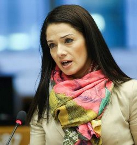 MIRIAM DALLI – former Super One reporter and presenter – appointed consultant to the Energy Minister in March 2013 for a year, neatly tiding her over until the European Parliament elections a year later and allowing her to look after her new baby without actually working while still getting paid.