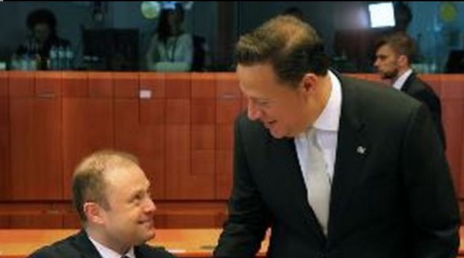 Joseph Muscat with Juan Carlos Varela, president of Panama.